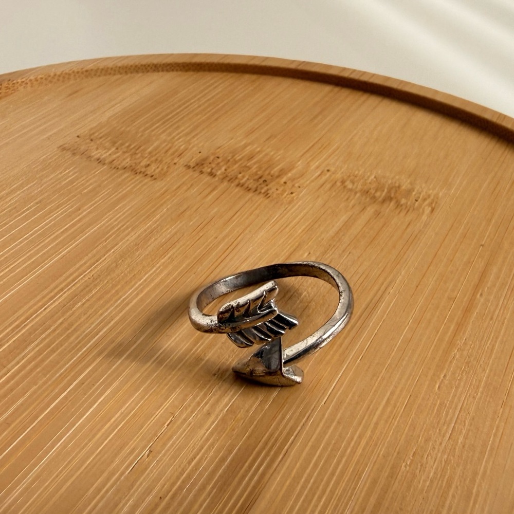 Dainty arrow ring - Picture 3 of 3